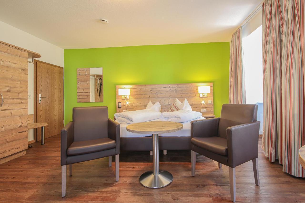 Landgasthof Hotel Rebstock Stuhlingen Exterior foto