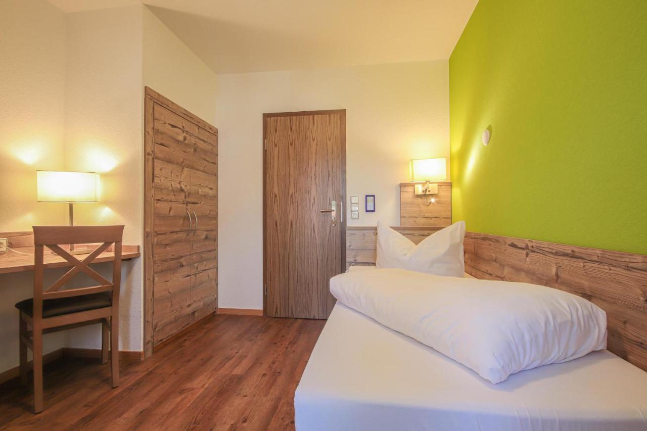 Landgasthof Hotel Rebstock Stuhlingen Exterior foto