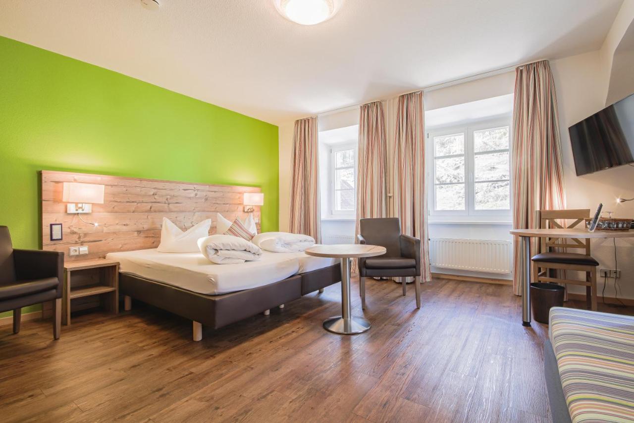 Landgasthof Hotel Rebstock Stuhlingen Exterior foto