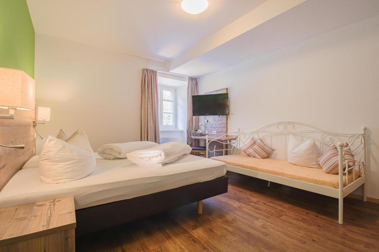 Landgasthof Hotel Rebstock Stuhlingen Exterior foto